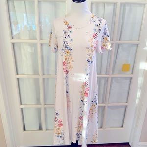 Floral dress with pockets